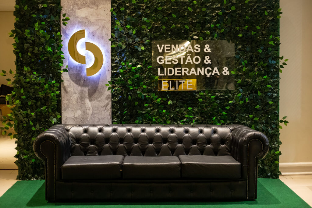 Corporativo (11)